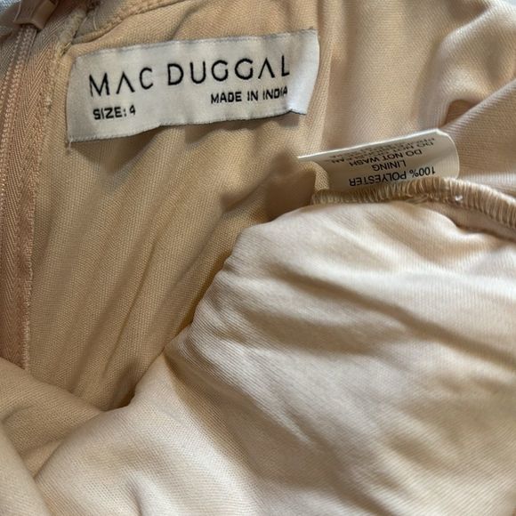 Mac Duggal white long sheer sleeve embellished gown dress size 4 NWT - Picture 16 of 16